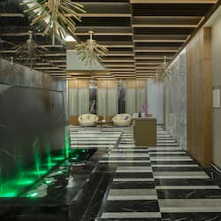 Couples treatment room(s), sauna, hot tub, steam room