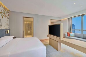 Deluxe Room, 1 King Bed | Living area - Hilton Garden Inn Suzhou Wuzhong (Suzhou)