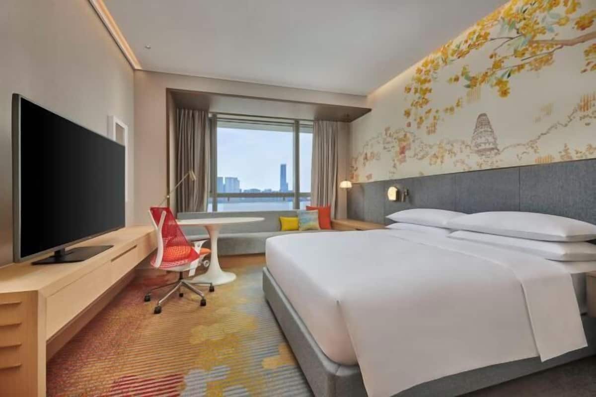 1 bedroom, in-room safe, bed sheets