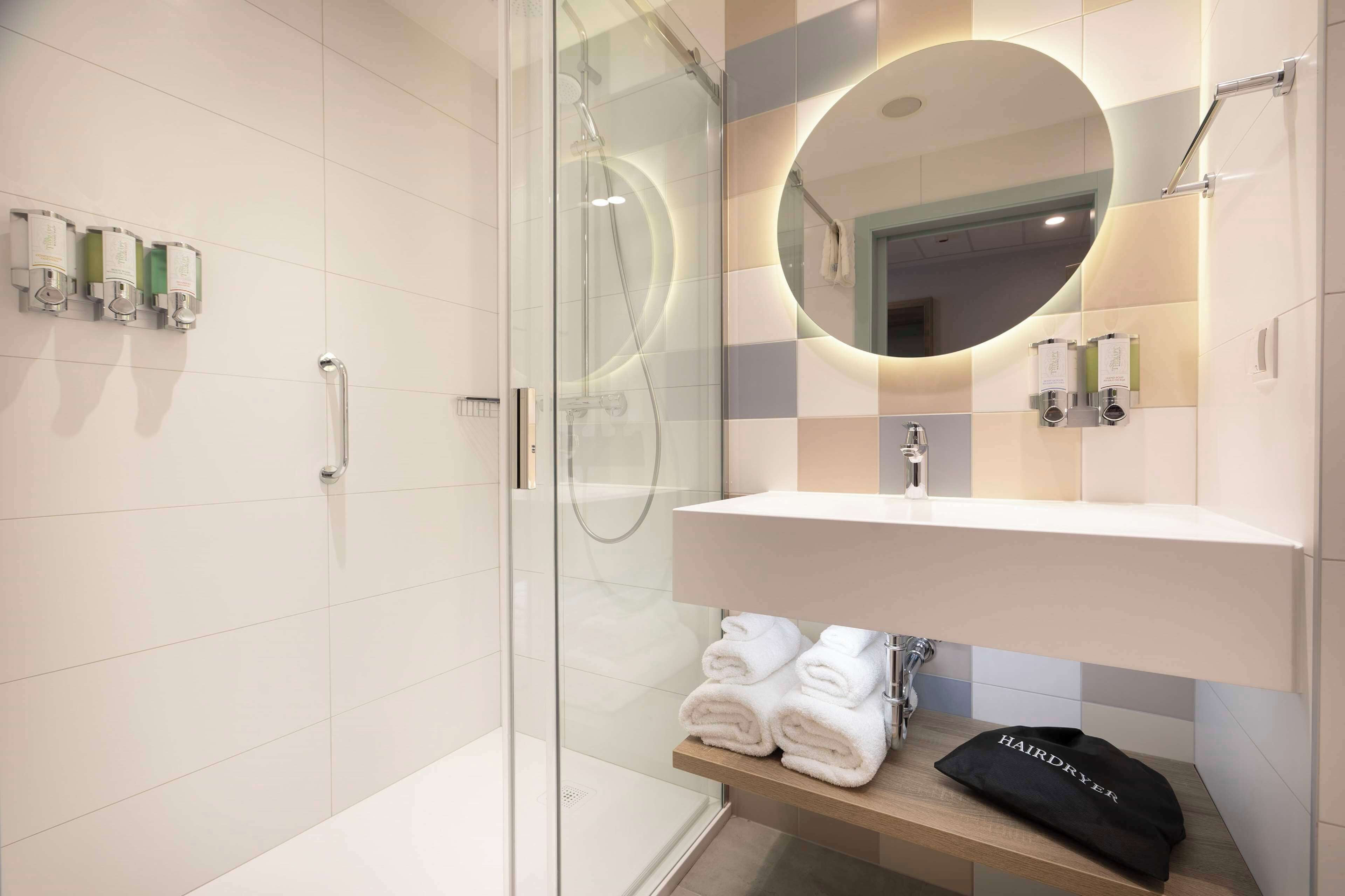 Bathroom shower