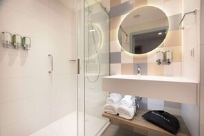 Badkamer met douche