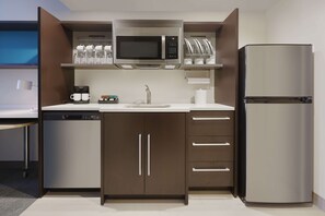 Premium bedding, desk, laptop workspace, blackout drapes - Home2 Suites by Hilton Richmond Short Pump (Richmond)