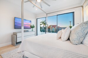 3 bedrooms, travel cot, free WiFi, bed sheets