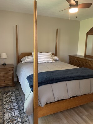 3 bedrooms, iron/ironing board, free WiFi, bed sheets