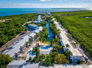Exterior - Free Kayaks Overlooking Pickleball Courts (Key Largo)