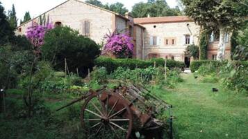 Enceinte de lâhĂ©bergement