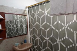 Dusche, Handtücher, Seife, Shampoo