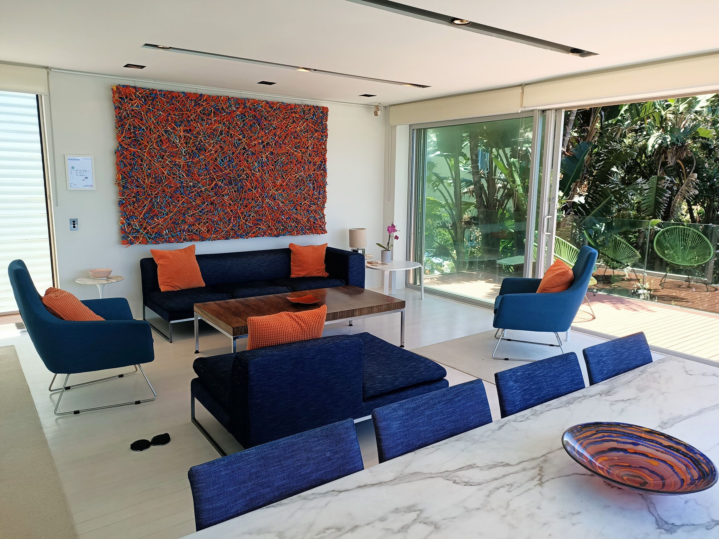 Beachside living at its best!  Bondi Beach Apartment. — image 7