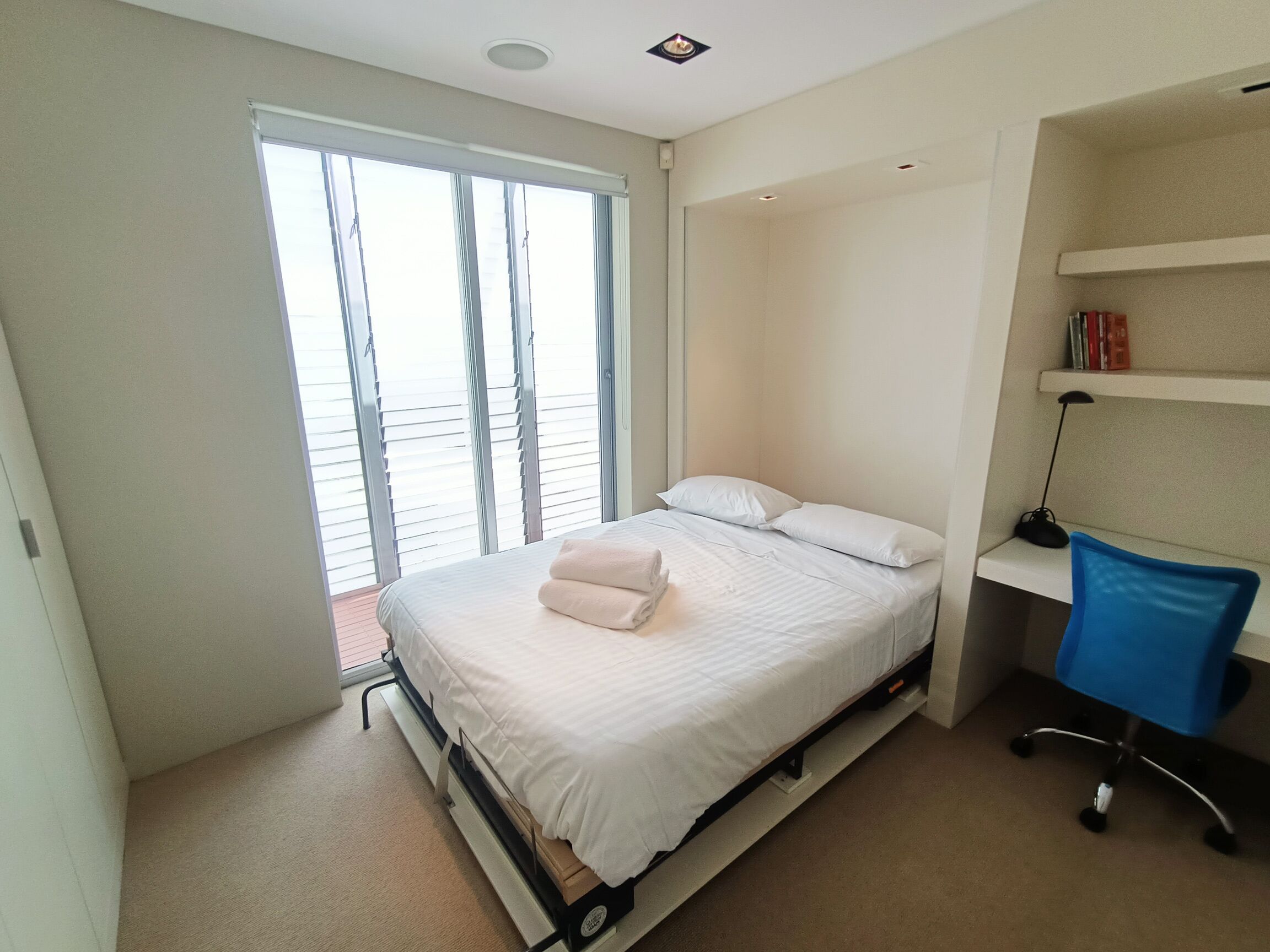 Beachside living at its best!  Bondi Beach Apartment. — image 13