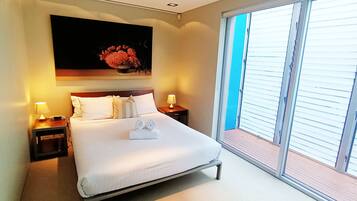 3 bedrooms, desk, iron/ironing board, free WiFi