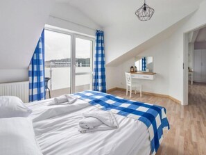 1 bedroom, desk, iron/ironing board, WiFi