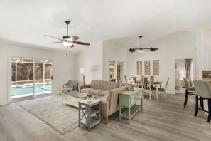 Smart TV, DVD player