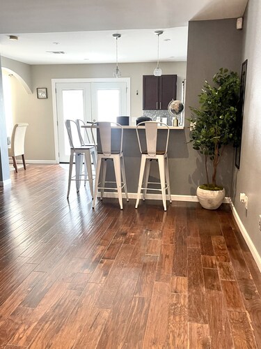 15 min to Downtown Dallas! 4BR Family Friendly Home