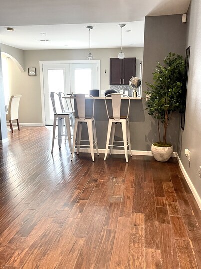 15 min to Downtown Dallas! 4BR Family Friendly Home
