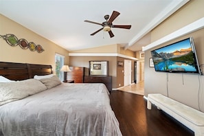 4 bedrooms, desk, iron/ironing board, free WiFi
