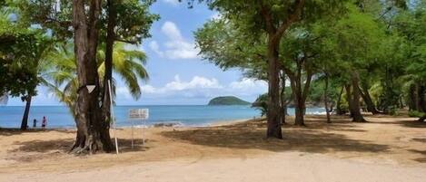 På stranden og strandhåndklær