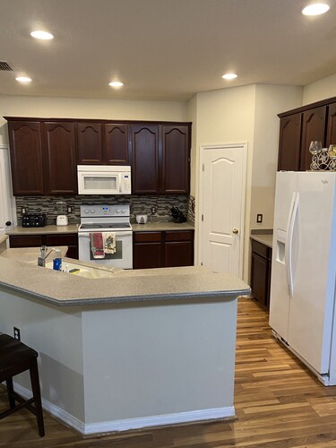 A Comfortable home away from home. In kissimmee close to Disney World