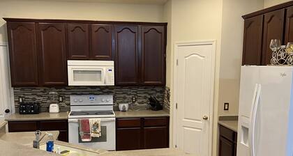 A Comfortable home away from home. In kissimmee close to Disney World