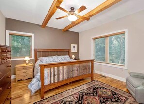 4 bedrooms, iron/ironing board, travel cot, free WiFi