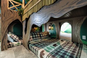 7 bedrooms, iron/ironing board, WiFi, bed sheets