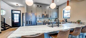 This house is a 3 bedroom(s), 3.5 bathrooms, located in Indianapolis, IN.