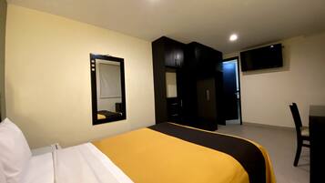 Habitación económica | Escritorio, wifi gratis y ropa de cama