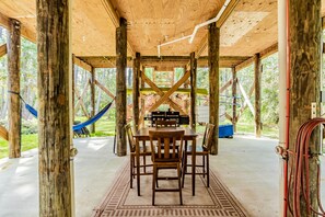 تناول الطعام بالخارج