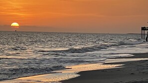 Beach nearby, sun-loungers, beach towels