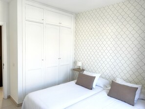 2 makuuhuonetta, silitysrauta/-lauta, vauvan matkasänky, ilmainen Wi-Fi