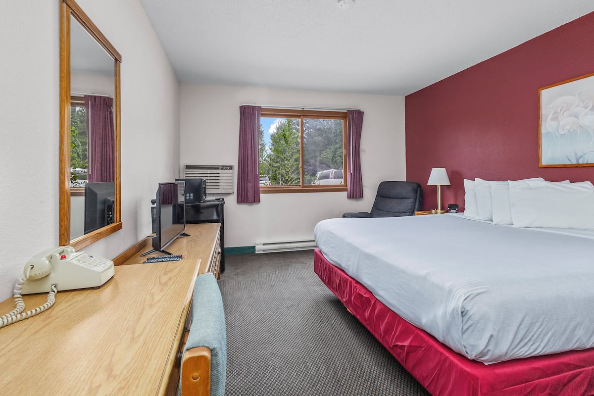 1 bedroom, desk, free WiFi, bed sheets