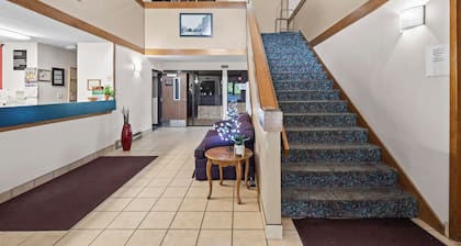 Wautoma Inn by OYO Near Airport WI 73
