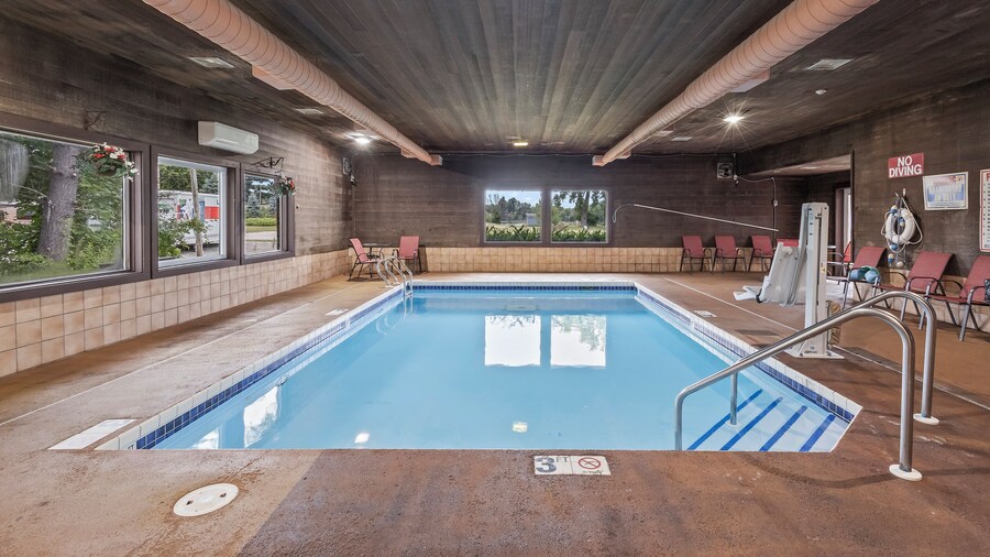 Wautoma Inn by OYO Near Airport WI 73