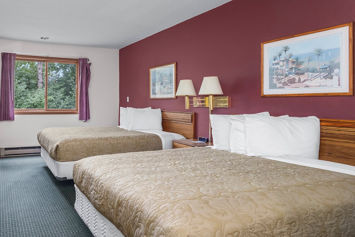 Room, 2 Double Beds, Non Smoking | 1 bedroom, desk, free WiFi, bed sheets