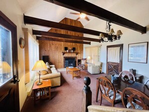 Smart TV, fireplace, ping pong, books