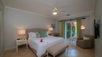 3 dormitorios, tabla de planchar con plancha, cuna de viaje