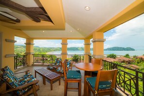 Outdoor dining - Marbella 2A 3 bdr Ocean View in Los Suenos (Jaco)