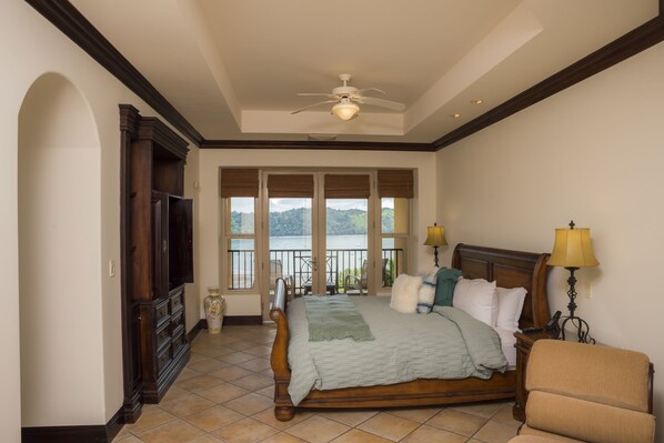 3 عدّة غرف نوم ومكواة/لوح كي وسرير سفر وواي فاي مجانًا