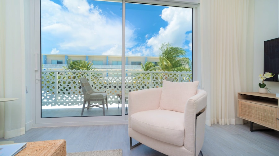 Cayman Luxury Rentals at The Grove