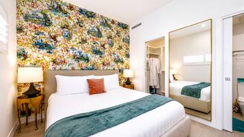 Apartamento Premium, 1 cama de matrimonio grande con sofá cama, baño privado, vistas al patio | Ropa de cama de alta calidad y decoración individual