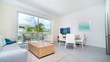 Departamento de lujo, 1 cama King size y sofá cama, balcón | Ropa de cama de alta calidad y decoración personalizada