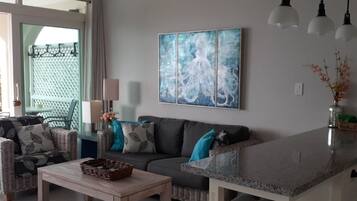 Smart TV, reproductor de DVD, libros, monitor de computadora