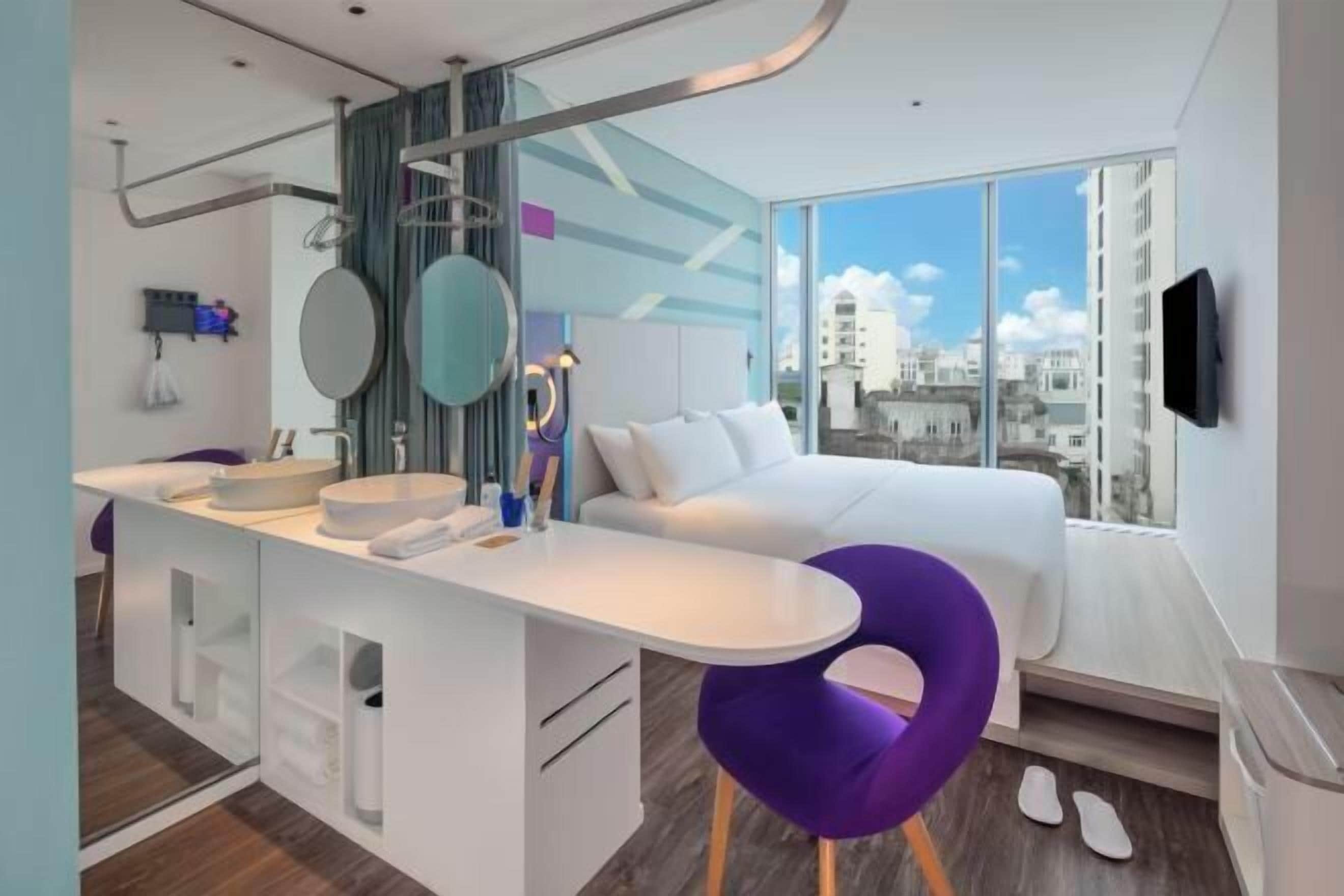 Premium bedding, in-room safe, desk, laptop workspace