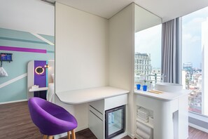 Chambre, 1 très grand lit, en angle (High Floor) | Literie de qualité supérieure, coffres-forts dans les chambres, bureau