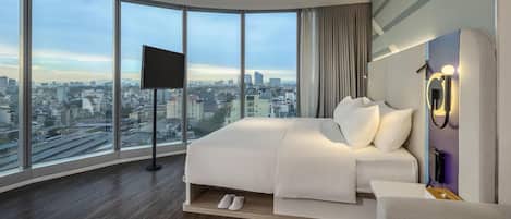 Habitación, 1 cama King size y sofá cama | Ropa de cama de alta calidad y caja de seguridad en la habitación