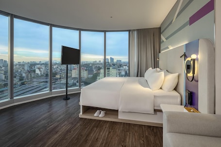 Room, 1 King Bed with Sofa bed | Premium bedding, in-room safe, desk, laptop workspace