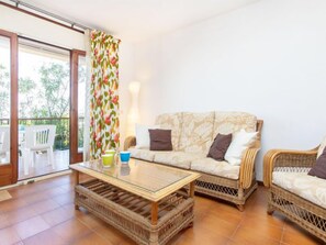 TV - Melis 1 by Interhome (Pals)