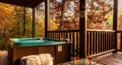 Private indoor pool cabin, Views, Theater & Game Room, 8Mi to PF, Pet friendly