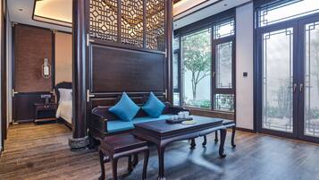 Deluxe Double or Twin Room, 1 Bedroom | 1 bedroom, premium bedding, down comforters, pillowtop beds