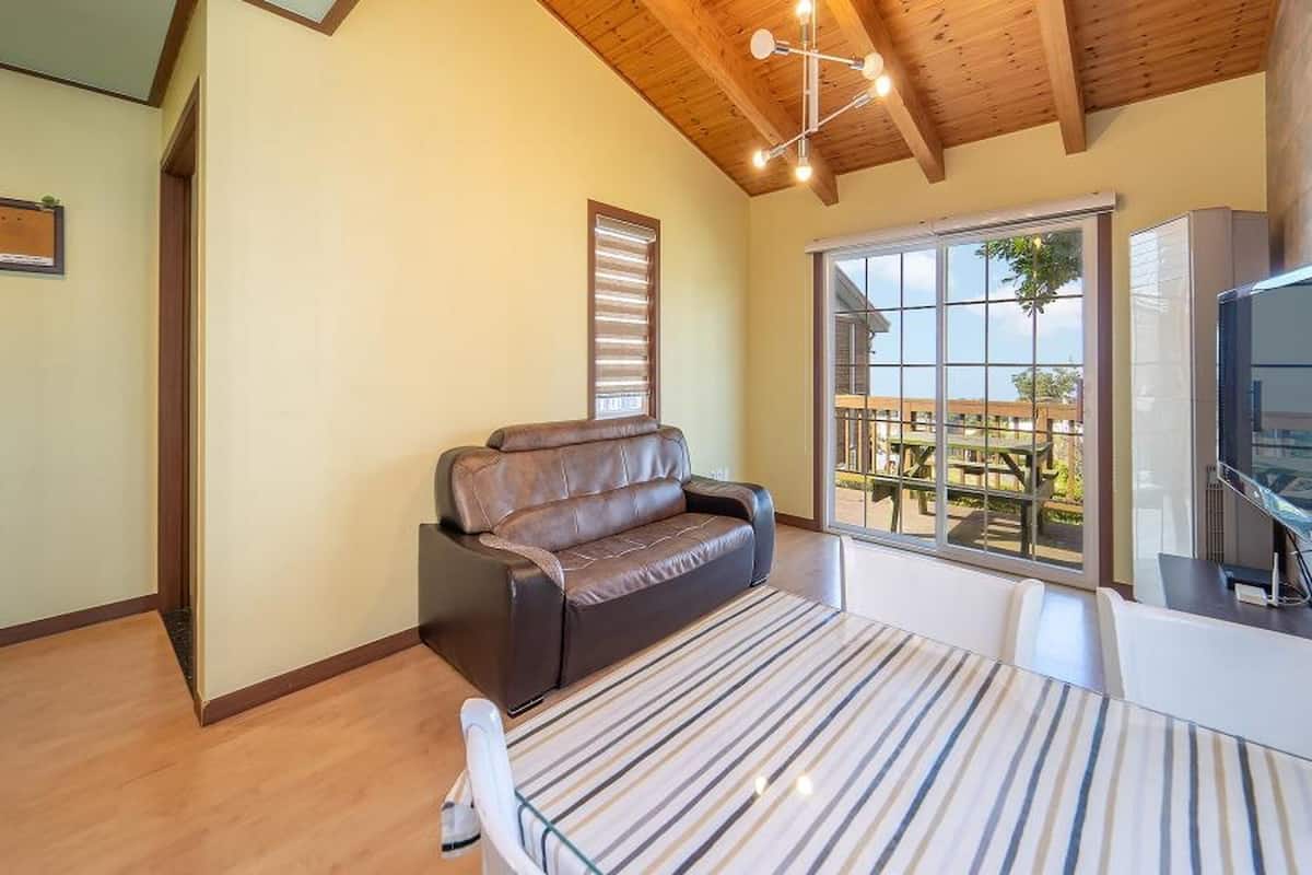 2 bedrooms, free WiFi