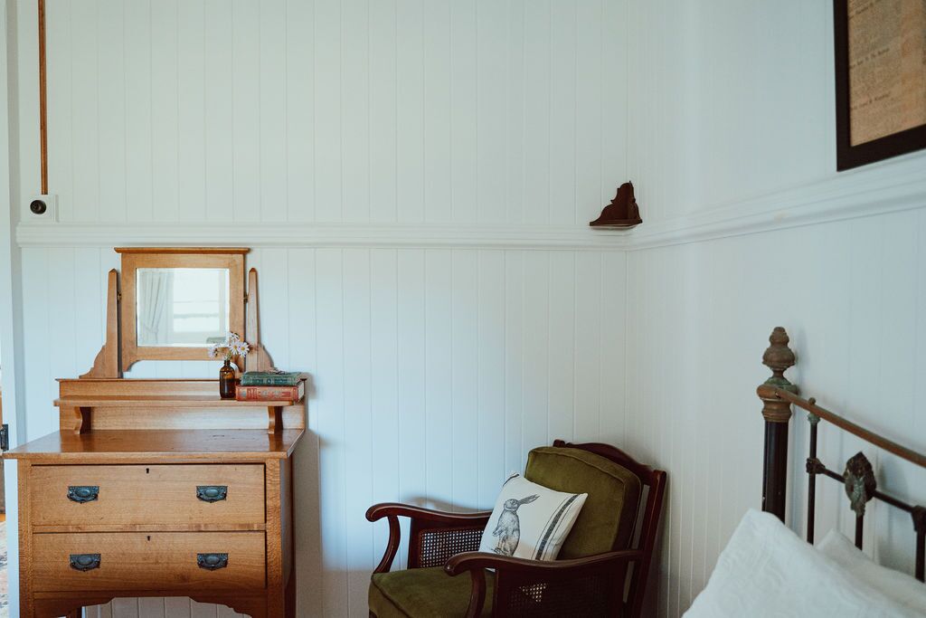 Clayfield House on acreage 10 minutes from beaches — image 23